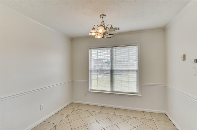 Building Photo - 1828 Heathers Way