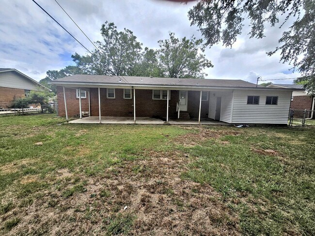Building Photo - HOUSE FOR RENT - DECATUR