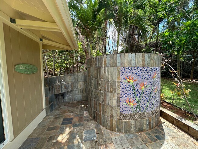 Building Photo - $2500 off 1st Months Rent!! Furnished 3 Bedroom 3 Bath Ocean View Home