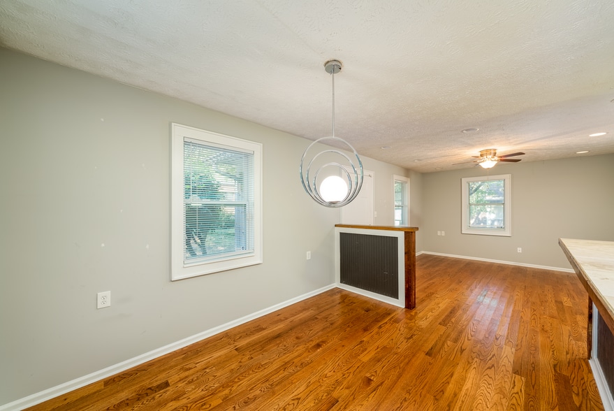 Building Photo - 880 Kirkwood Ave SE