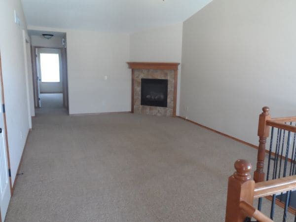 Building Photo - 415 Aaron Dr