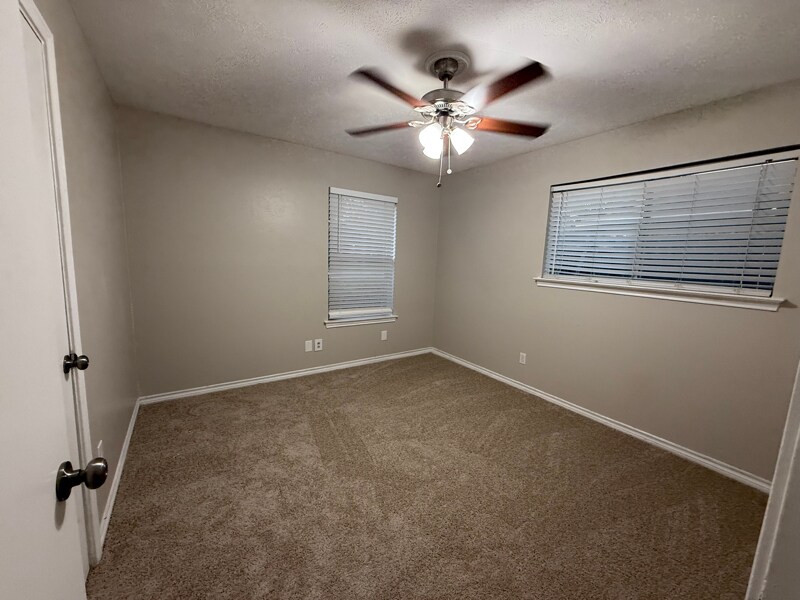 Building Photo - 2018 Auburn Dr