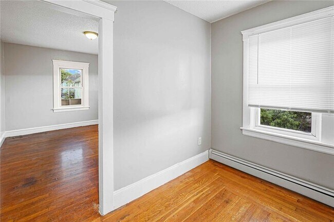 Building Photo - 126 Sumner Ave