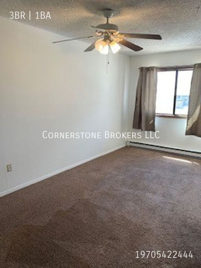 Building Photo - 624 Maple St