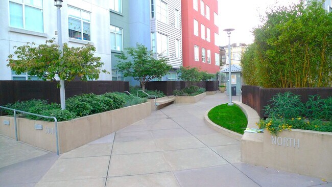 Building Photo - 451 Kansas St