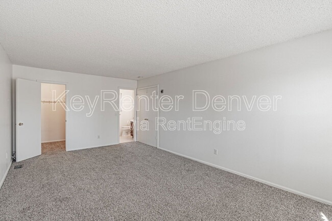 Building Photo - 2407 S Dawson Way