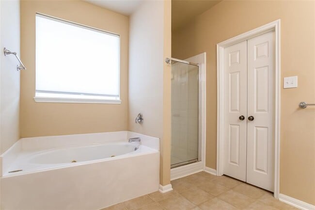 Building Photo - 15015 Misty Stone Ct