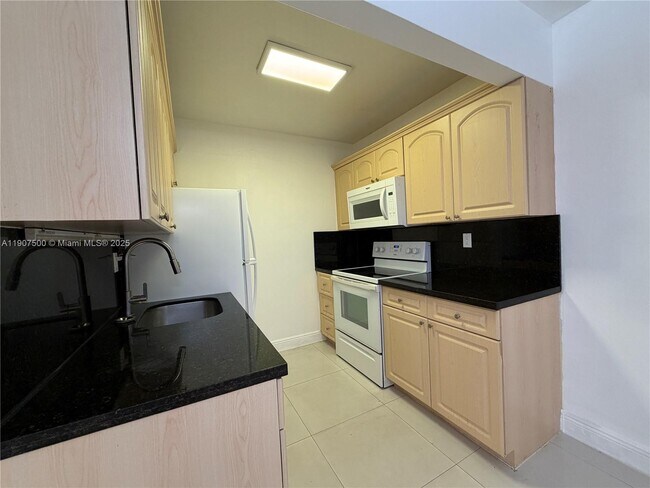 Building Photo - 400 Minorca Ave