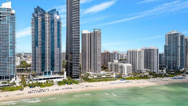 Building Photo - 17201 Collins Ave