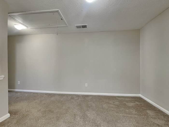 Building Photo - 1230 Brookstone Rd