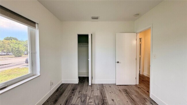 Building Photo - 115 NW 118th St