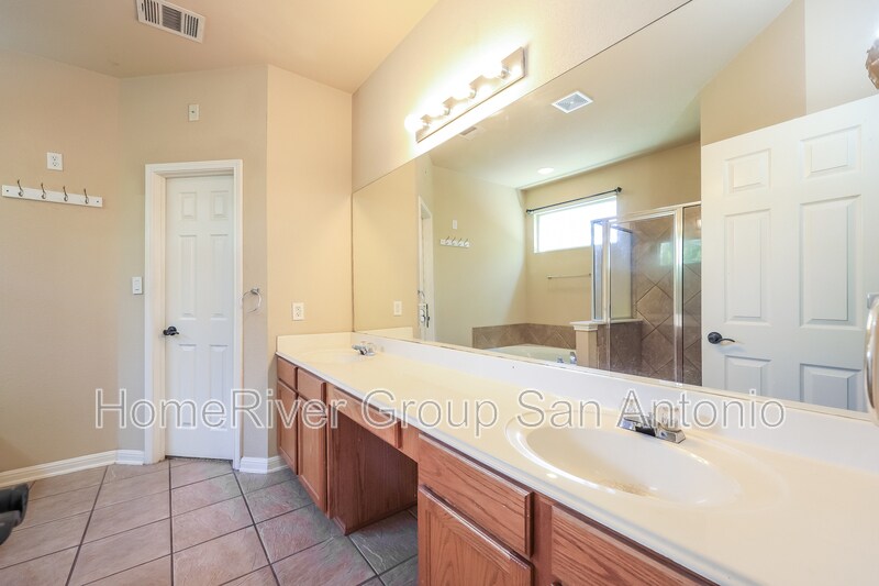 Building Photo - 1226 Golf Canyon