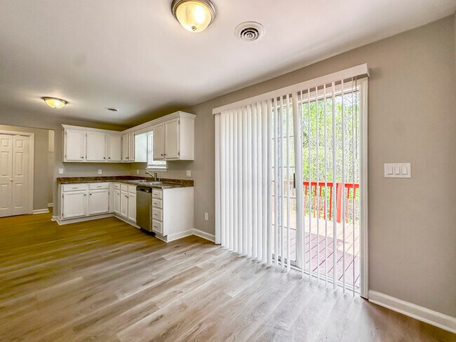 Building Photo - 2752 Fairburn Rd SW