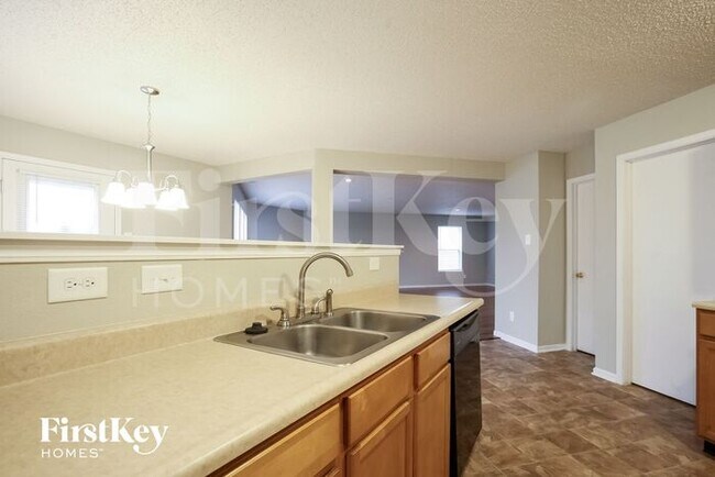 Building Photo - 12649 White Rabbit Dr