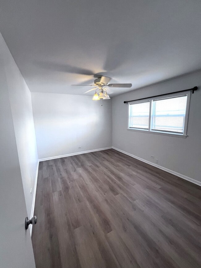 Building Photo - 3170 W Meadow Ln Dr