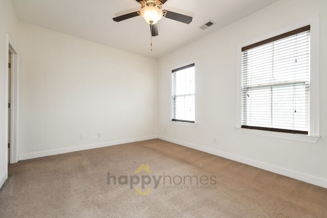 Building Photo - Modern 2x2.5 Living in the Heart of Park Circle