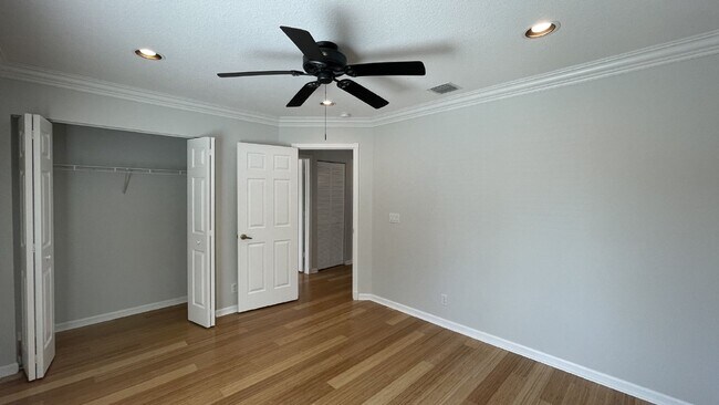 Building Photo - 4857 Victoria Cir