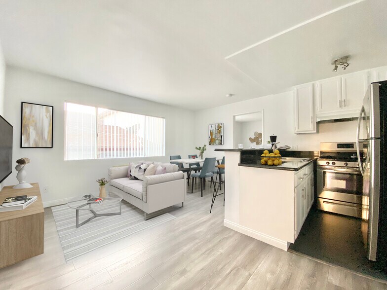 Building Photo - 833 S Berendo St