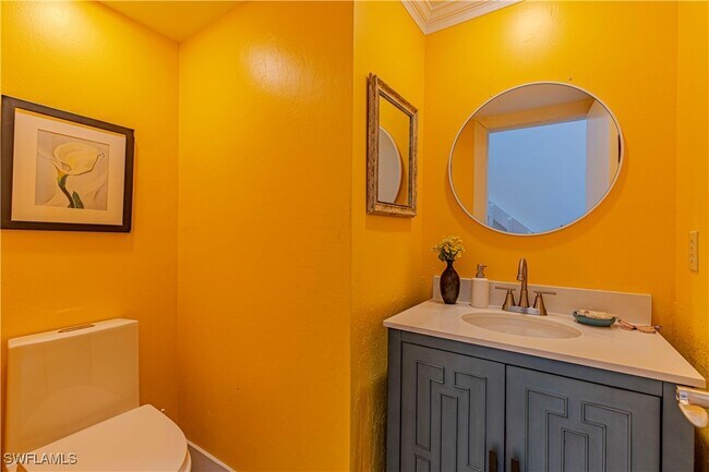 Building Photo - 870 Meadowland Dr