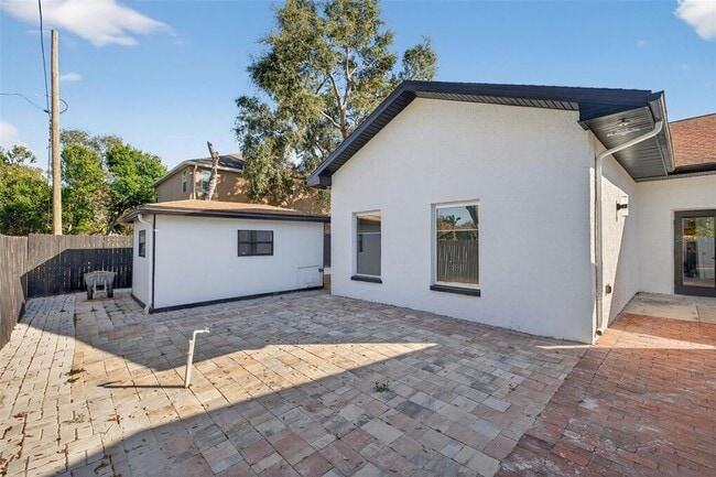 Building Photo - 2835 W Shelton Ave