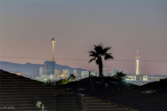 Building Photo - 1068 Riddle Glen St