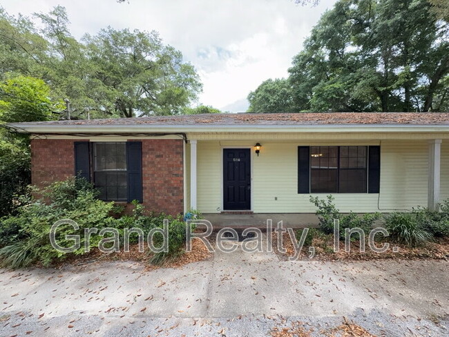Primary Photo - 2881 E Johnson Ave