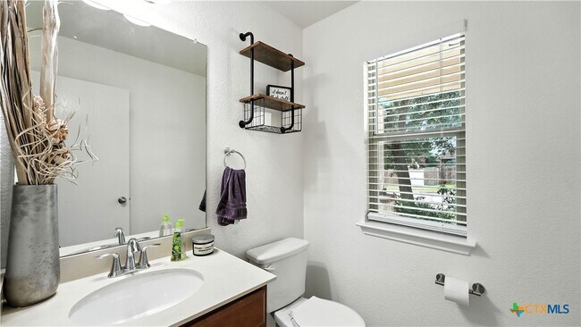 Building Photo - 208 Gatewood Clf