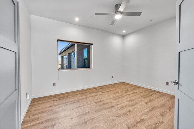 Building Photo - 7760 Arrowhead Dr