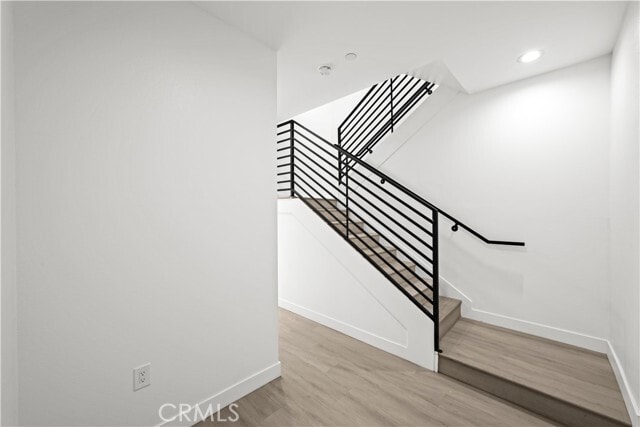 Building Photo - 644 N Boyle Ave