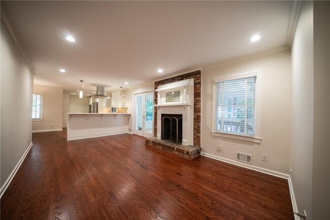 Building Photo - 1501 Diamond Head Dr