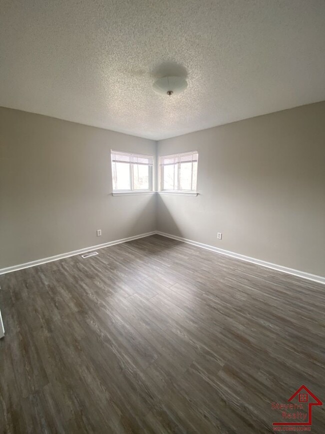 Building Photo - 7131 Holland Ln