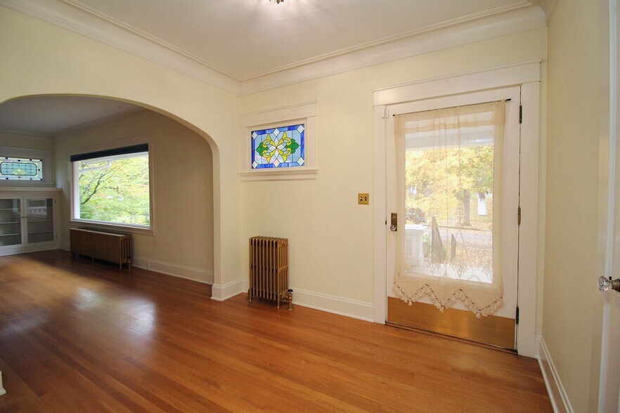 Building Photo - 816 NE Laurelhurst Pl