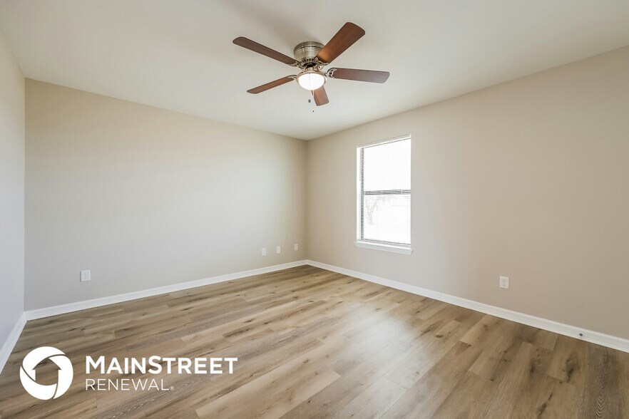 Building Photo - 2910 36th St SW