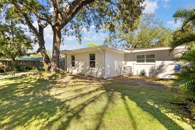 Building Photo - 1010 Bay Breeze Terrace