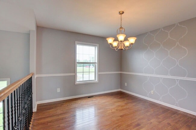 Building Photo - Sweet Splitlevel with Awesome Basement Area