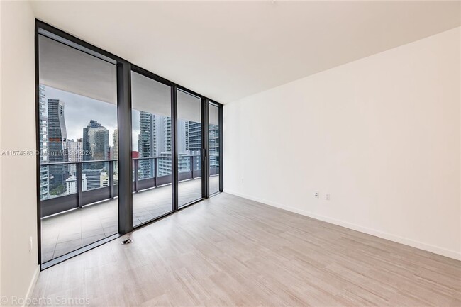 Bedroom - 1000 Brickell Plz