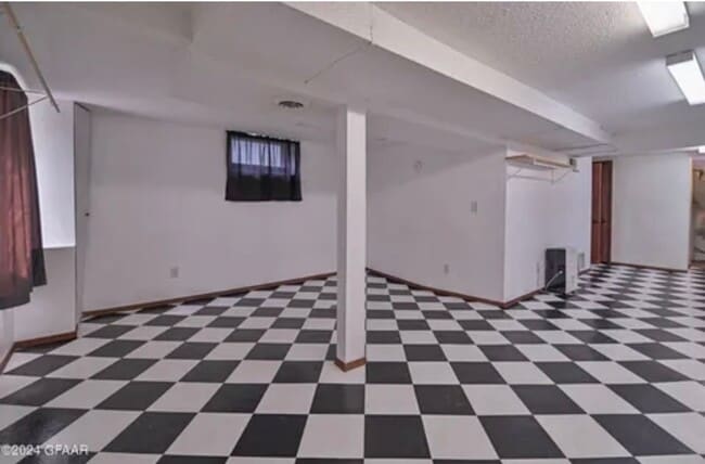 Building Photo - Adorable Single Family Home - 3 bedroom/1 ...