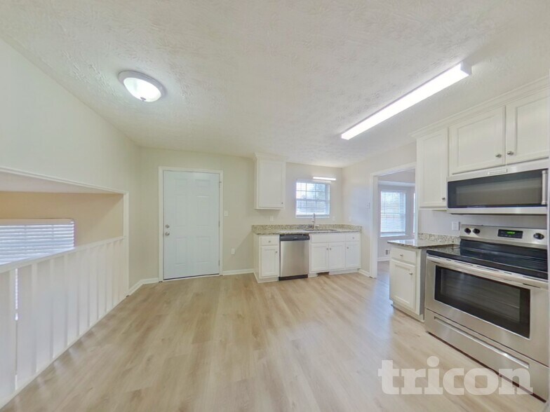 Building Photo - 514 Trinity Tr