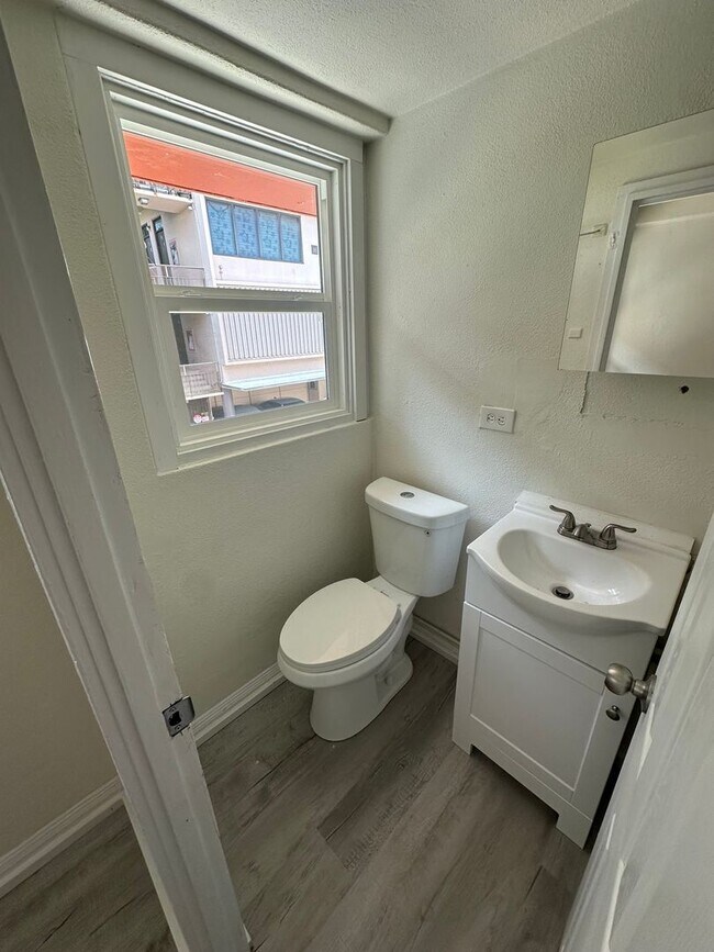 Building Photo - Newly Renovated Studio Apartment in the Heart of Waikiki!!!