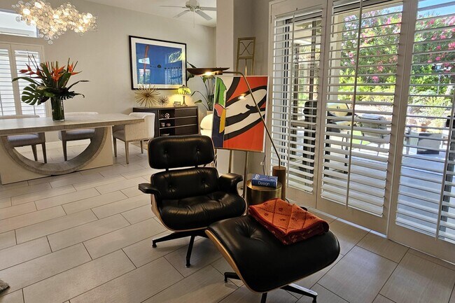 Building Photo - 78622 Waterfall Dr