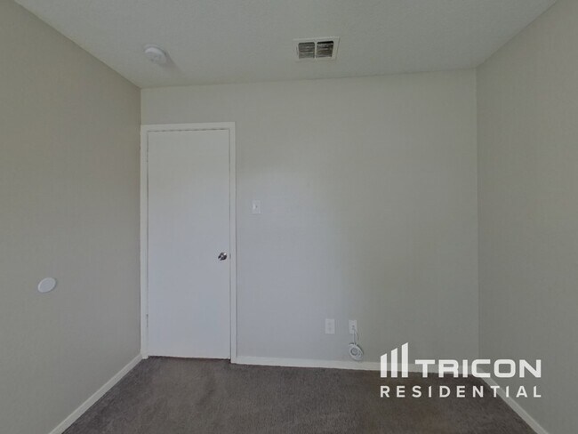 Building Photo - 4940 Creek Ridge Trail