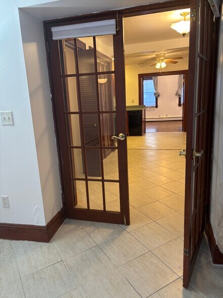 Building Photo - 153 Grand St