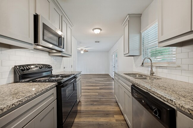 Building Photo - 8547 Preston Trace Blvd