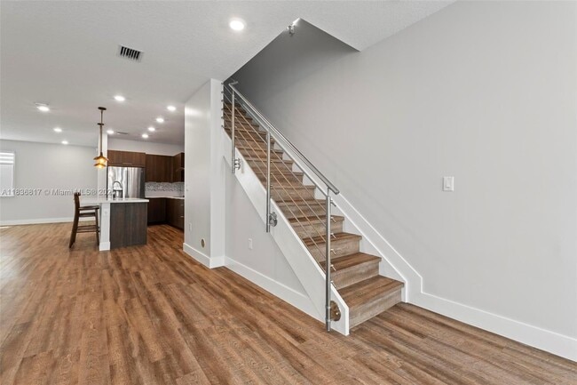 Building Photo - 6658 NW 102nd Path