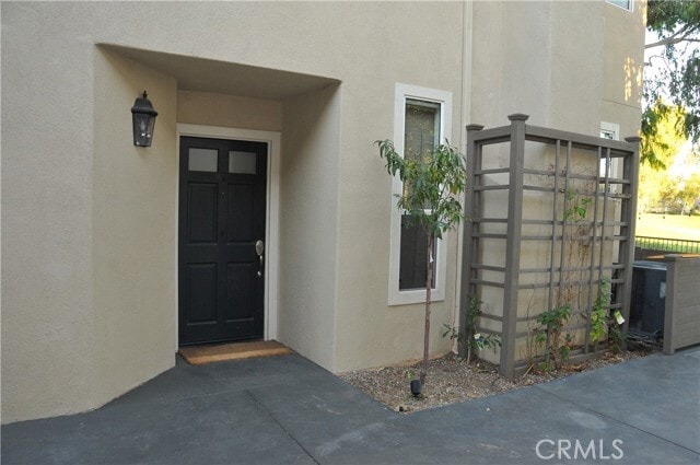 Building Photo - 24 Vía Helena