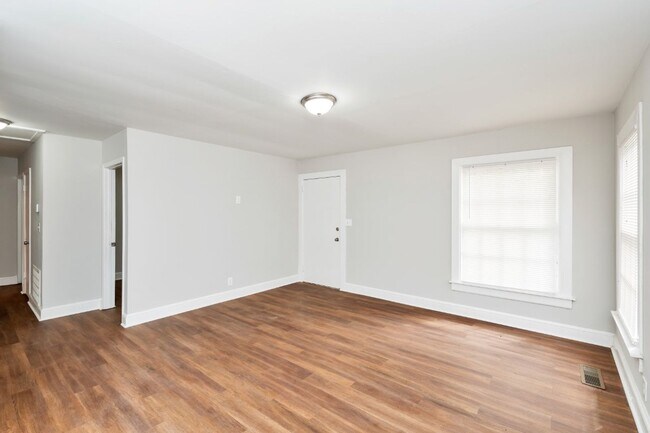 Building Photo - 3824 15th St NE