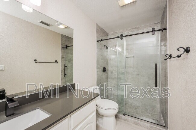 Building Photo - 325 Crooked Tree Ct