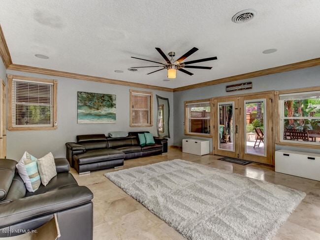 Building Photo - 88 Oakwood Rd