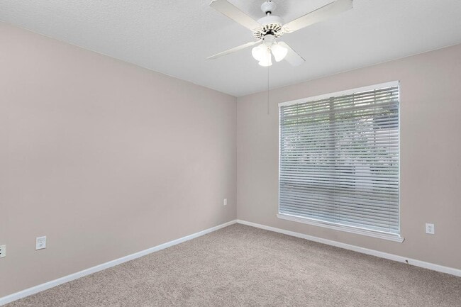 Building Photo - 5303 Bay Club Cir