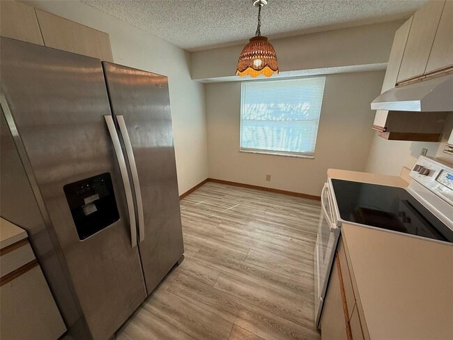 Building Photo - 2586 Logsdon St